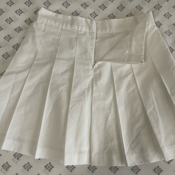 Aritzia Sunday Best Olive Micro Pleated Skirt - Picture 2 of 10